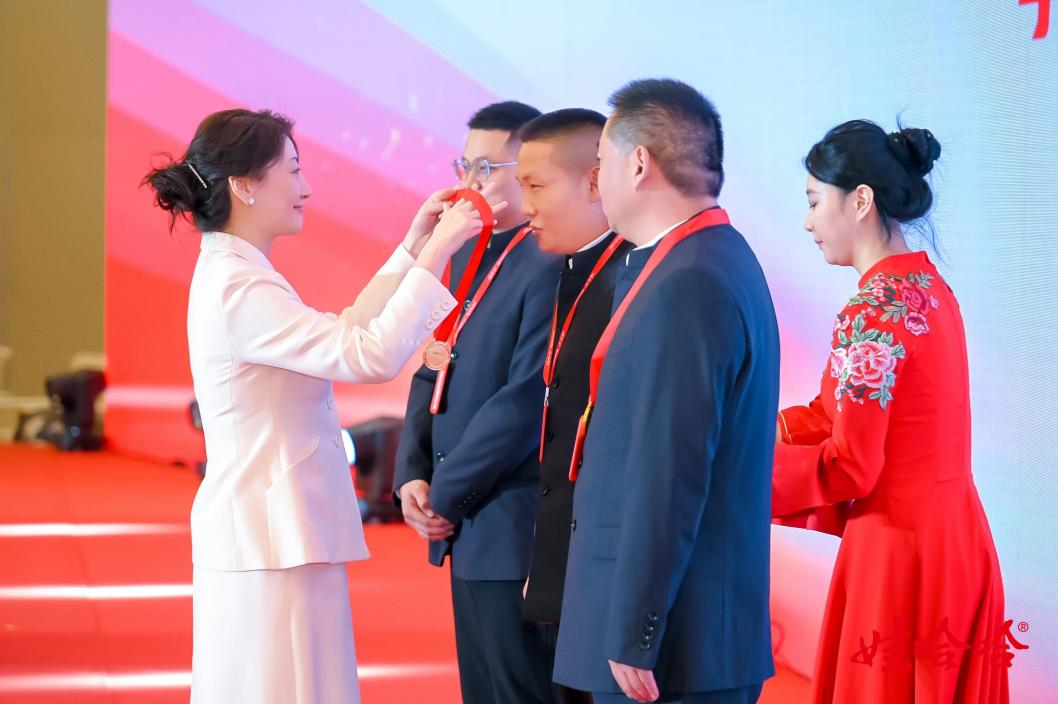 娃哈哈召开2024年全国销售大会数亿元销售奖励政策发布！(图3)
