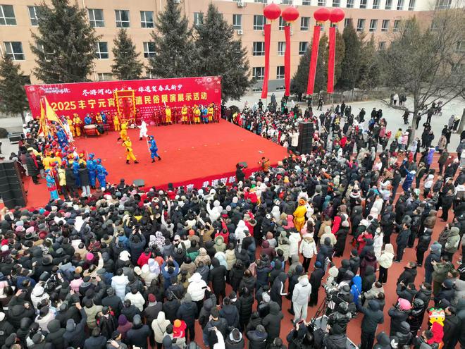 河北丰宁：非遗花会齐上阵欢天喜地闹元宵(图1)