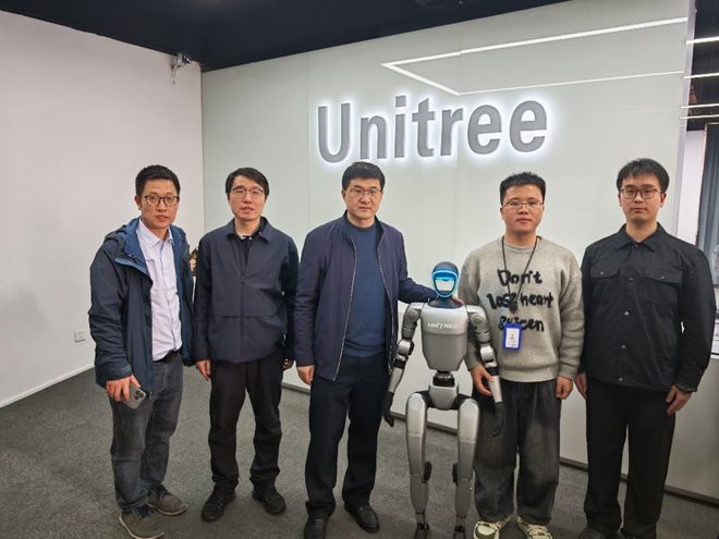 九游娱乐：山大齐鲁交通学院访问宇树科技！人形机器人要进军地下工程？(图2)