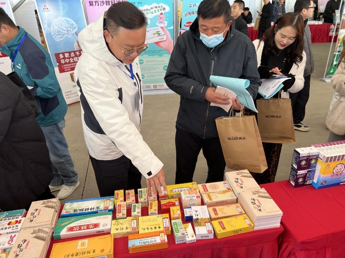 九游娱乐NineGame：夯实基础谋突破同仁堂科技2024年营收实现726亿元(图4)