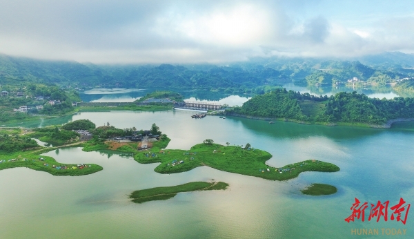 九游娱乐：【大县勇担当】地处武陵山腹地的人口小县、生态大县该如何转型发展？请看——古丈县的新路径(图1)