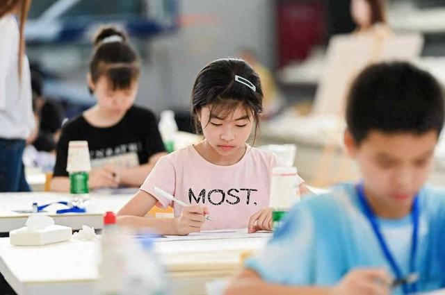 九游娱乐NineGame：以笔墨为桥梁四川资阳青少年书画传习大赛绽放文化新活力(图1)