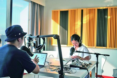 九游娱乐：听声音里有星辰大海——聚焦中文播客的快速发展(图1)