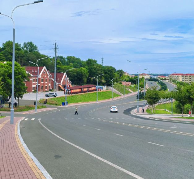 花100块把马拉松吃成喜家德和东北烧烤流水席“2万一套房”的「东北小瑞士」成中产性价比度假胜地了？(图11)