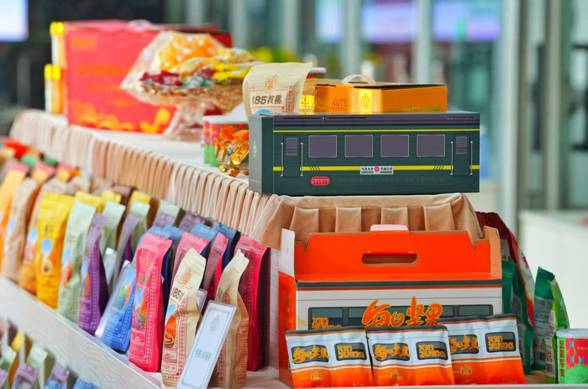 九游娱乐：“铁字号”帮扶记：新疆和田县的乡村振兴实践(图1)