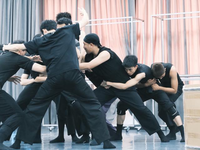 原创舞剧《山止川行》即将亮相“舞林霸主”张傲月担任总导演(图2)