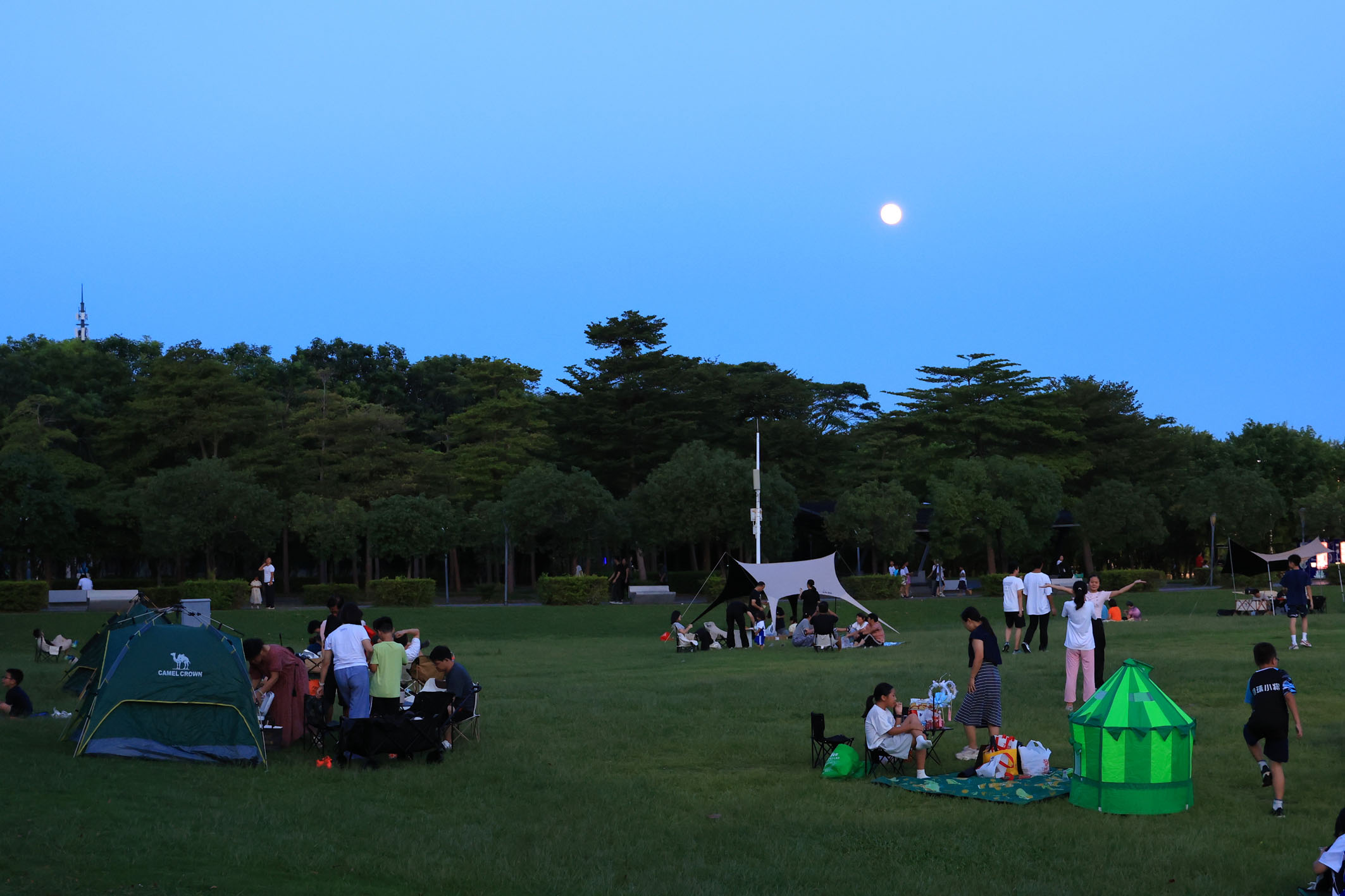 九游娱乐：向外走！中国户外经济热潮涌动(图1)