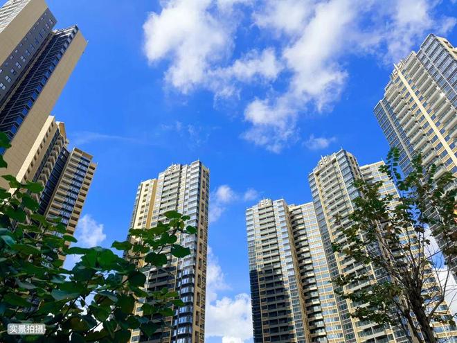 九游娱乐：火热中！万福花园售楼处万福花园发布：深圳龙华顶尖豪宅(图1)