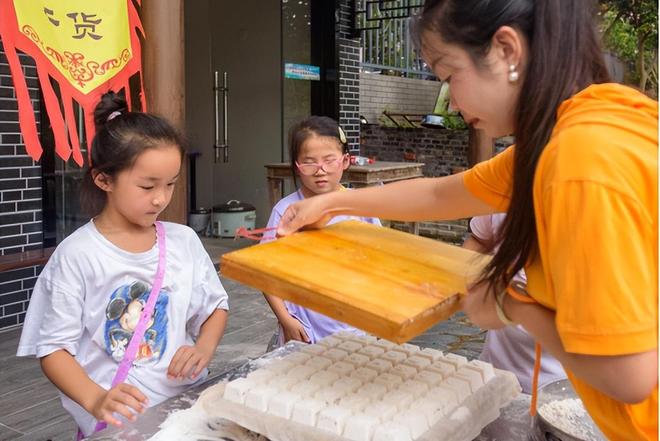 九游娱乐NineGame：南京最老桂花树香了整个村子！(图4)