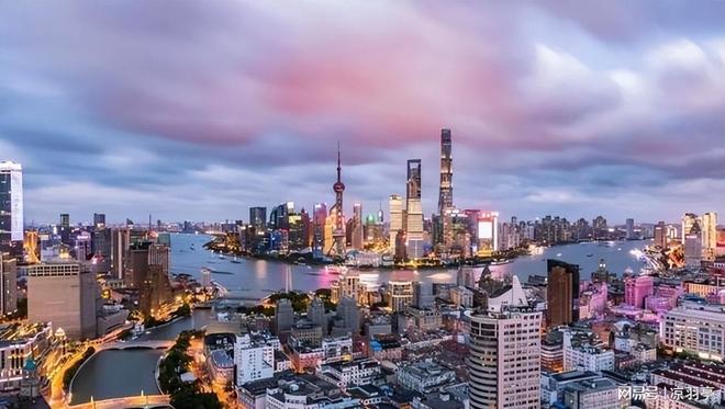 九游娱乐：长三角24年GDP差距断崖：上海54万亿浙江9万亿江苏令人意外(图1)