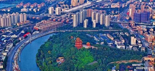 九游娱乐：长三角24年GDP差距断崖：上海54万亿浙江9万亿江苏令人意外(图4)