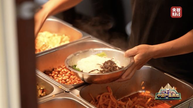 九游娱乐：央视关注丨“嗦”出来的百亿大产业！柳州这座城全球圈“粉”→(图3)