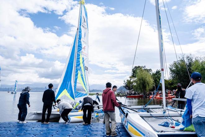九游娱乐：三年相约彩云之南户外运动见证绿水青山变金山银山(图3)