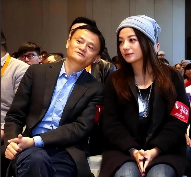 封杀4年后49岁赵薇又有消息因胃癌去世传闻5个月前就真相大白(图6)