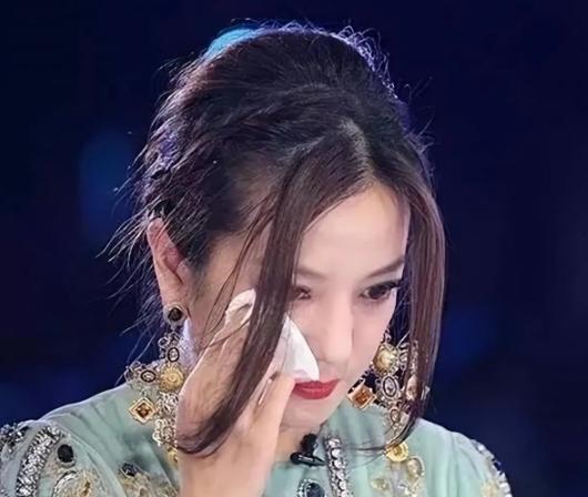 封杀4年后49岁赵薇又有消息因胃癌去世传闻5个月前就真相大白(图7)