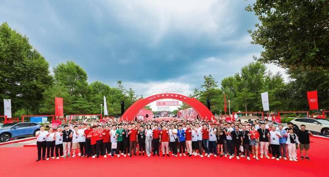 破新与守正品牌焕新下的红旗演绎东方豪华的“变”与“不变”(图5)