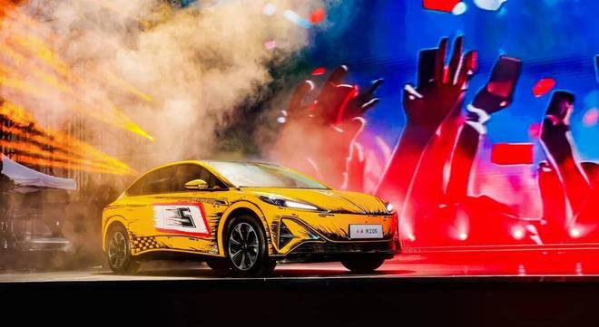 破新与守正品牌焕新下的红旗演绎东方豪华的“变”与“不变”(图9)