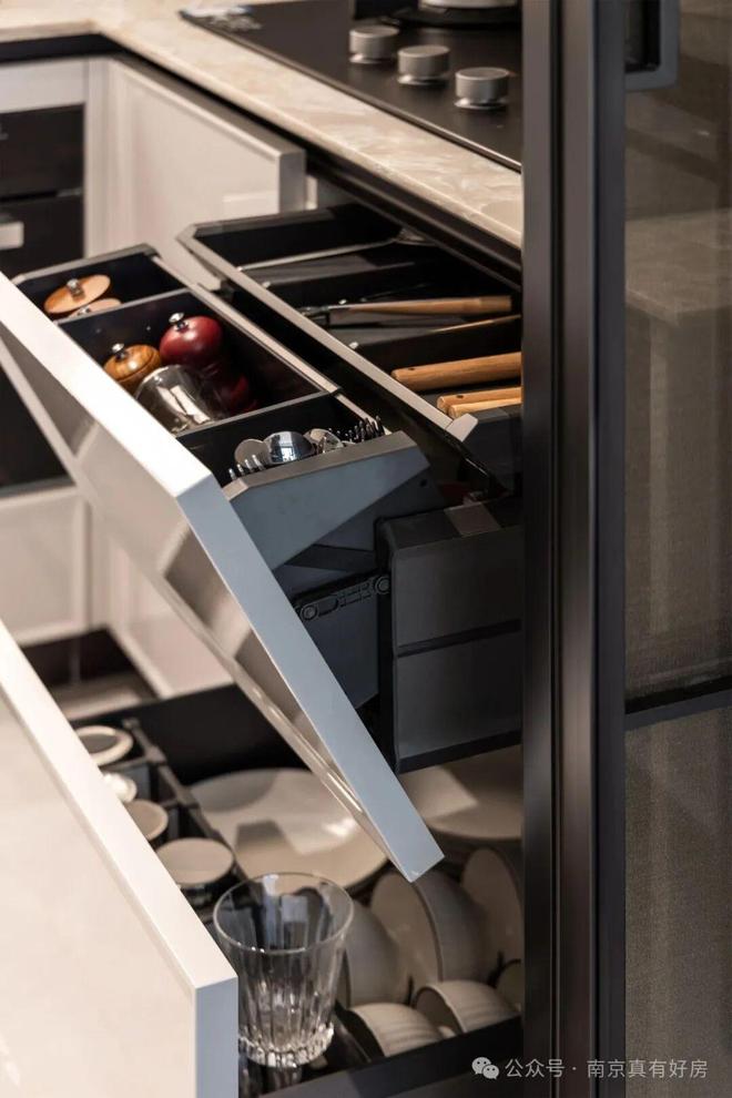 楼市焦点！樾满云川售楼处发布：樾满云川⏰顶级奢宅！热销中(图15)