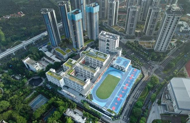 热搜NO1满京华金硕臻府售楼处发布：改写鹏城楼市格局(图3)