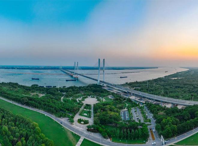 荆州顶豪看港泰！2026年买房看了港泰再决定(图1)