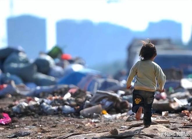 九游娱乐：垃圾山都被抢空了甚至还要进口垃圾？中国：这不是玩笑！(图7)