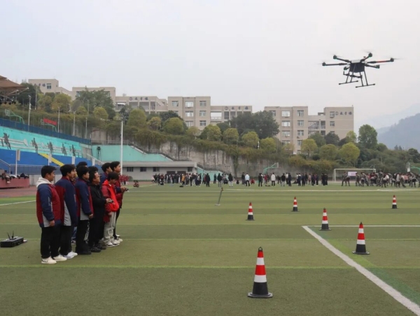 九游娱乐：从山海相连到心手相牵聊彭协作让帮扶之约化作振兴实效(图4)