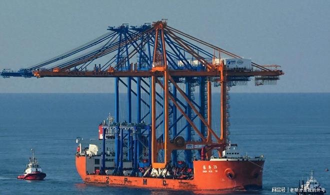 中美博弈再升级？特朗普一声令下92台中国起重机被突击检查(图1)