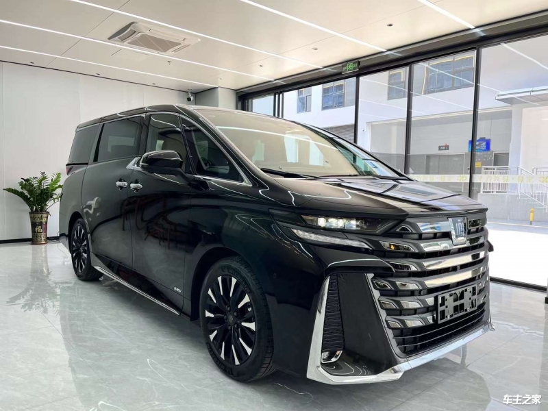 九游娱乐：2024款丰田威尔法展厅现车最新报价(图4)