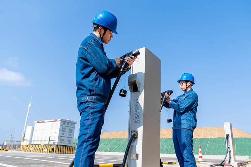 新春走基层｜电力“满格”保春运(图1)