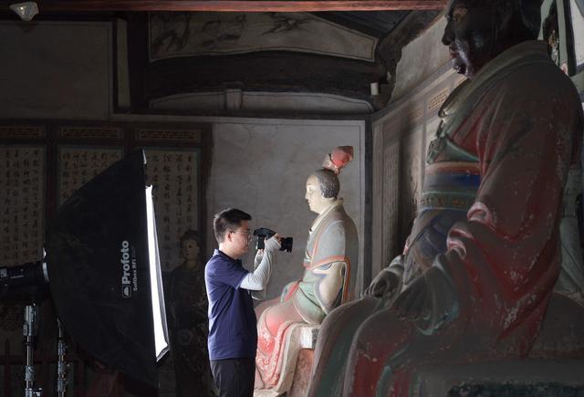 九游娱乐NineGame：古建琉璃映新春数字笔墨护文脉(图1)